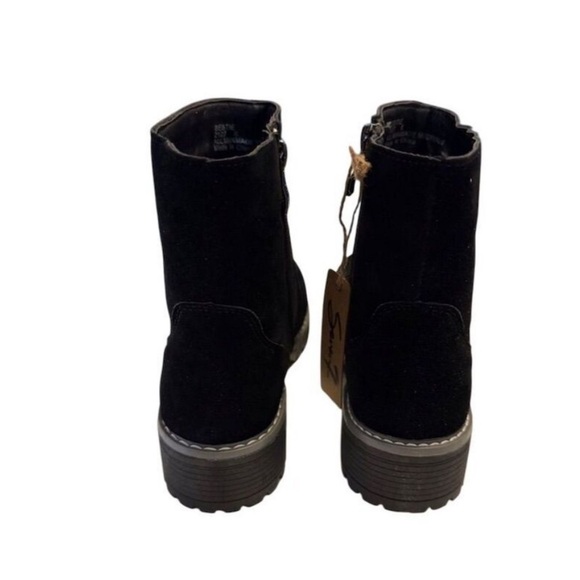 Seven7 Women's Black Ankle Bootie
Round Toe Zip Women’s Size 8 - Picture 5 of 8